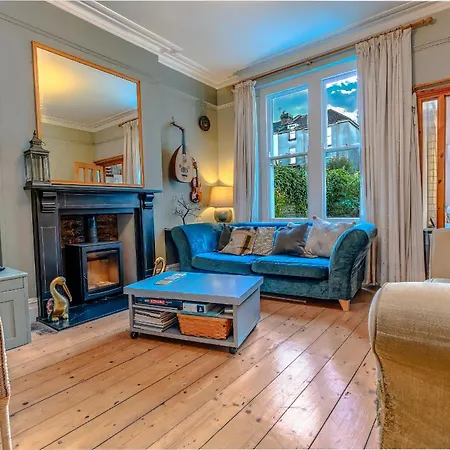 Elegant 4-bedroom Victorian Terrace With Serene Garden Hotel Bristol